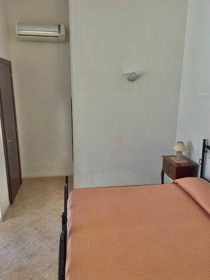La Rondine Bed And Breakfast Uggiano La Chiesa Luaran gambar