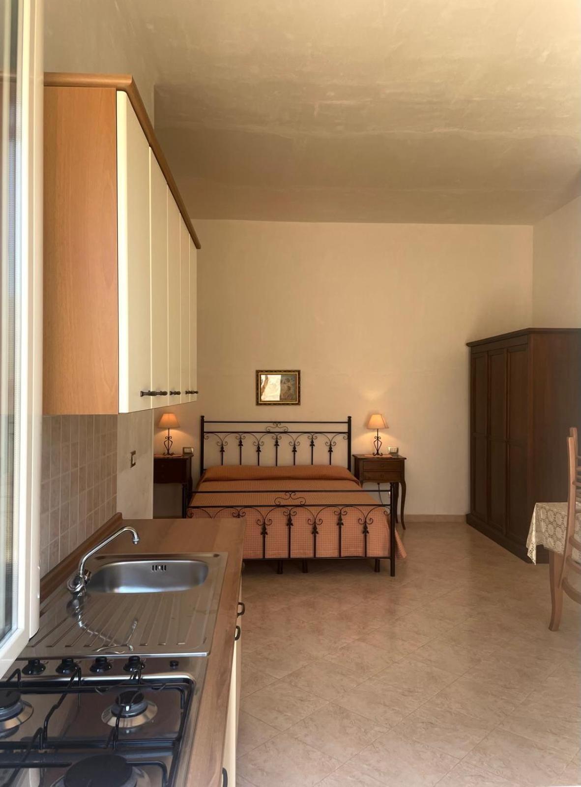 La Rondine Bed And Breakfast Uggiano La Chiesa Luaran gambar